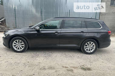 Универсал Volkswagen Passat 2017 в Волочиске