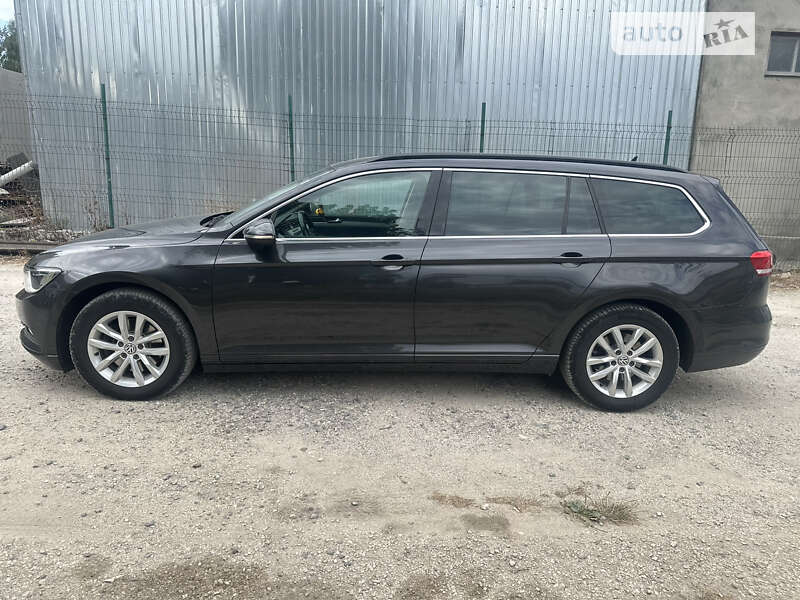 Універсал Volkswagen Passat 2017 в Волочиську