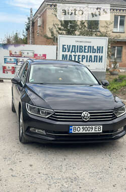 Універсал Volkswagen Passat 2017 в Волочиську