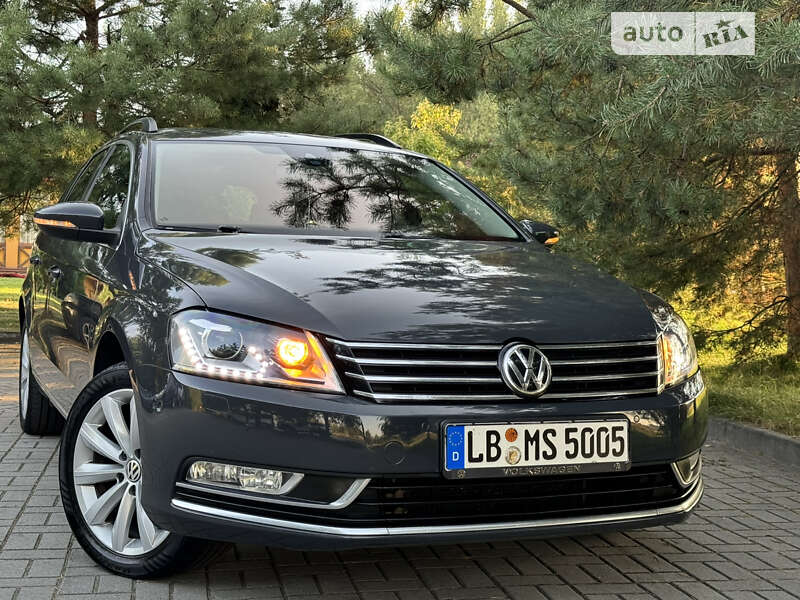 Універсал Volkswagen Passat 2012 в Дрогобичі