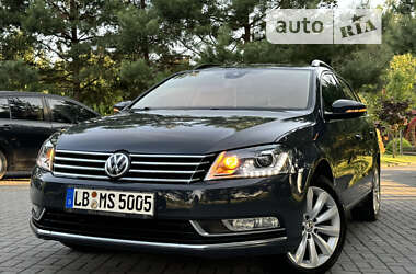 Універсал Volkswagen Passat 2012 в Дрогобичі