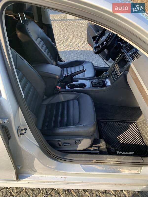 Седан Volkswagen Passat 2016 в Днепре