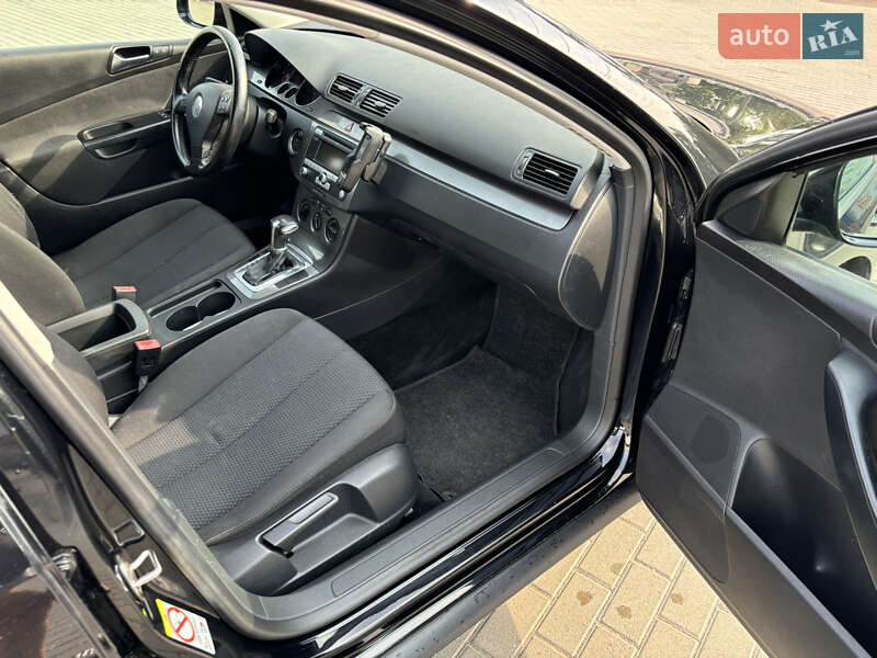 Универсал Volkswagen Passat 2008 в Житомире