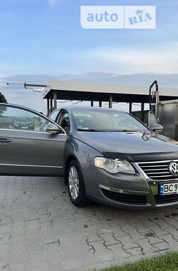 Седан Volkswagen Passat 2005 в Львове