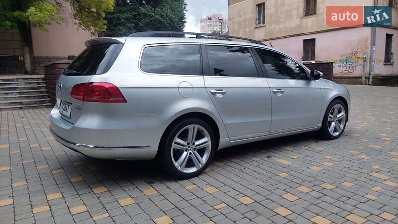 Універсал Volkswagen Passat 2013 в Одесі
