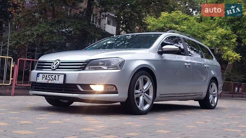 Універсал Volkswagen Passat 2013 в Одесі