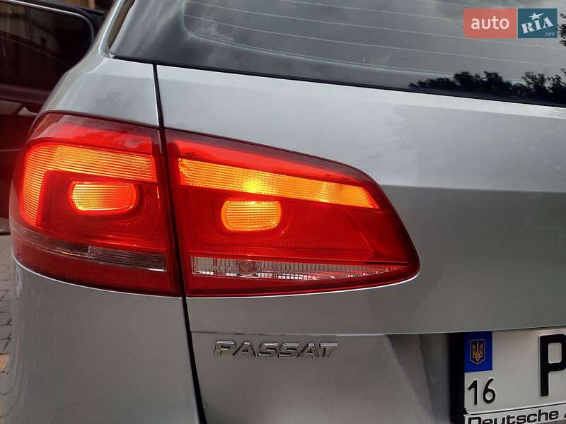 Універсал Volkswagen Passat 2013 в Одесі