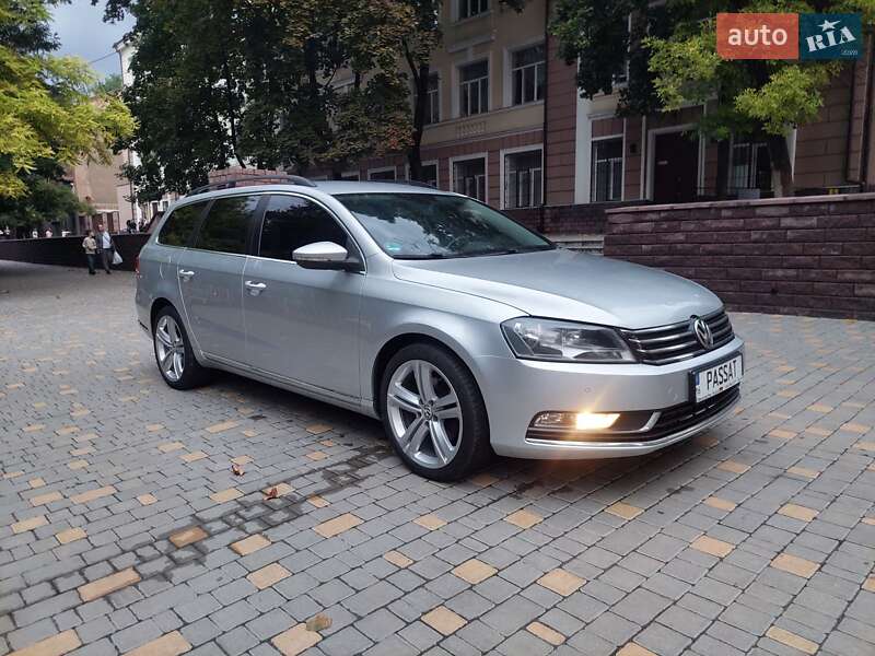 Універсал Volkswagen Passat 2013 в Одесі