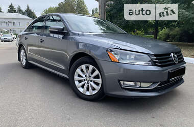 Седан Volkswagen Passat 2013 в Днепре