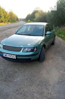 Седан Volkswagen Passat 1998 в Миколаєві