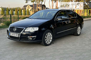 Седан Volkswagen Passat 2010 в Львові