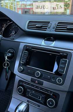 Универсал Volkswagen Passat 2011 в 