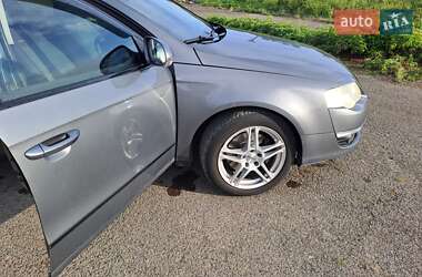Универсал Volkswagen Passat 2006 в Коломые