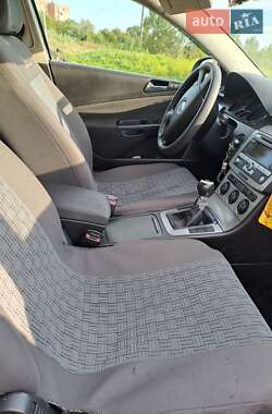Универсал Volkswagen Passat 2006 в Коломые