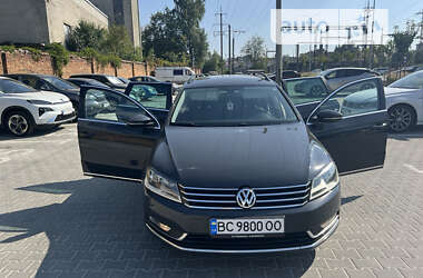 Універсал Volkswagen Passat 2012 в Львові