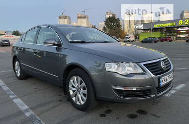 Седан Volkswagen Passat 2005 в Києві