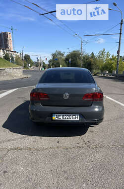 Седан Volkswagen Passat 2012 в Дніпрі