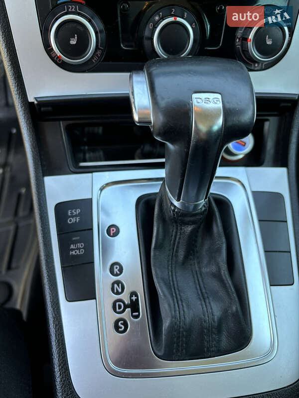 Универсал Volkswagen Passat 2010 в Львове