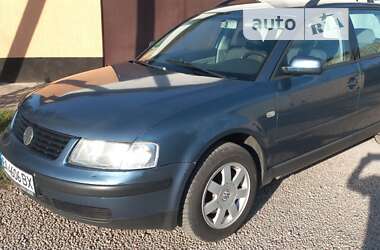 Универсал Volkswagen Passat 2000 в Бобринце