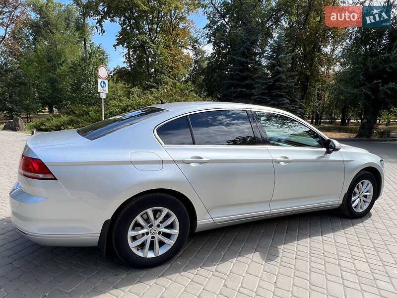 Седан Volkswagen Passat 2018 в Кривом Роге