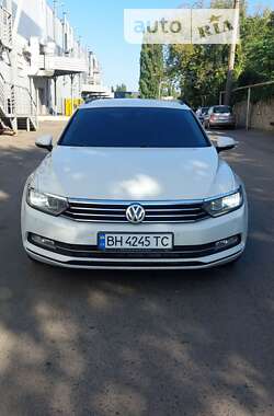 Универсал Volkswagen Passat 2015 в Одессе