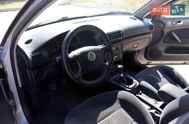 Седан Volkswagen Passat 1999 в 