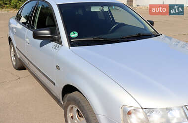 Седан Volkswagen Passat 1999 в 