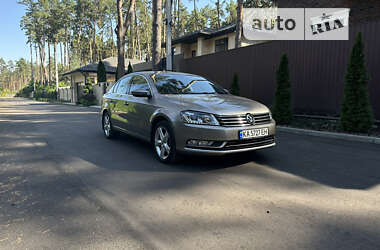 Седан Volkswagen Passat 2012 в Ірпені