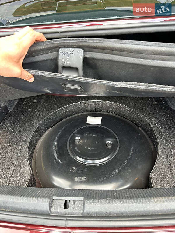 Седан Volkswagen Passat 2013 в Києві