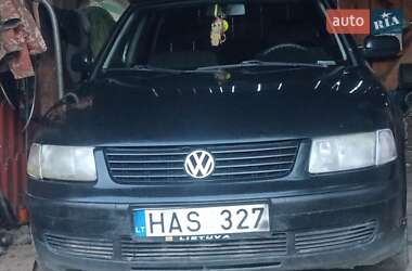 Универсал Volkswagen Passat 1998 в Старом Самборе