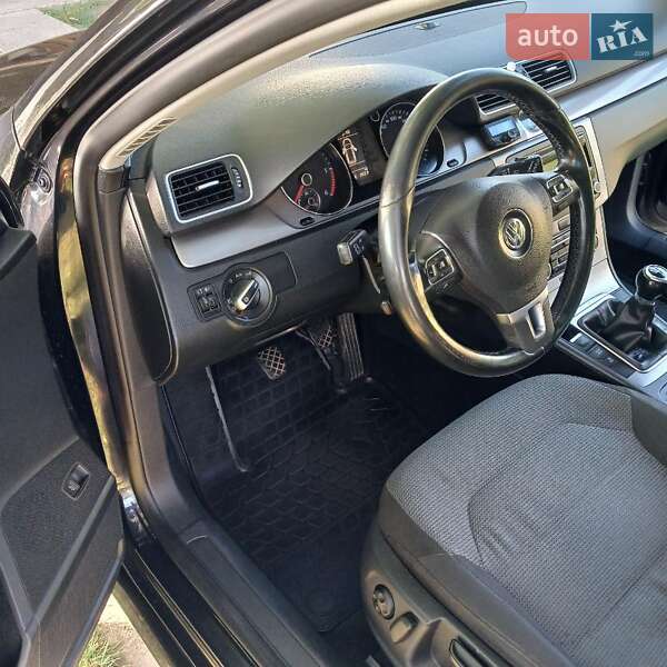 Універсал Volkswagen Passat 2011 в Львові