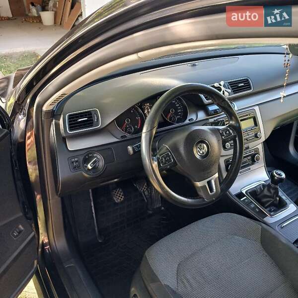 Універсал Volkswagen Passat 2011 в Львові