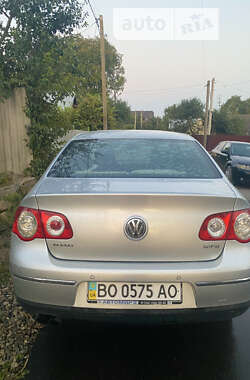 Седан Volkswagen Passat 2005 в Зборові