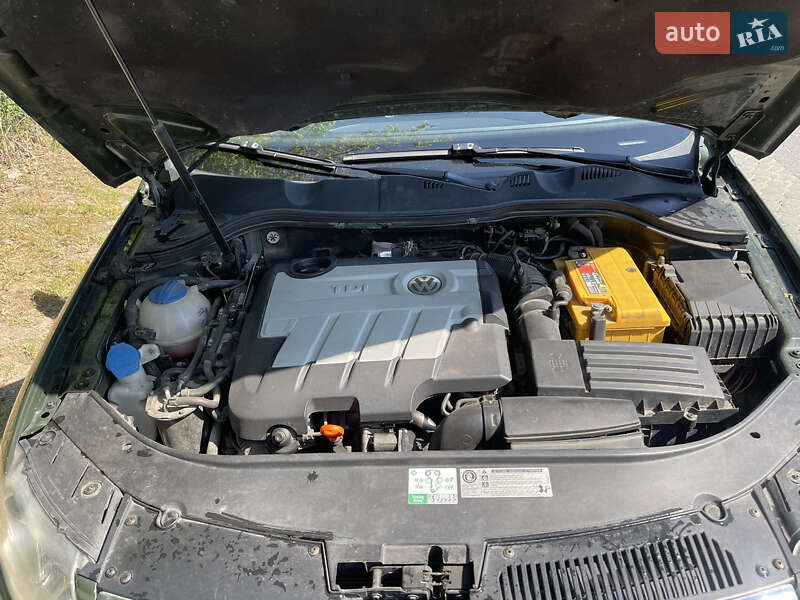 Універсал Volkswagen Passat 2010 в Львові