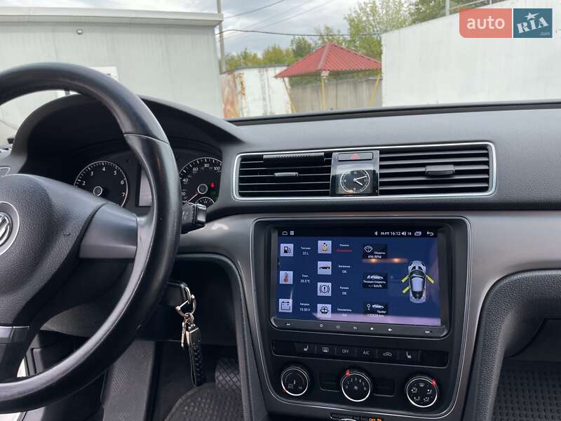 Седан Volkswagen Passat 2014 в Кременчуге