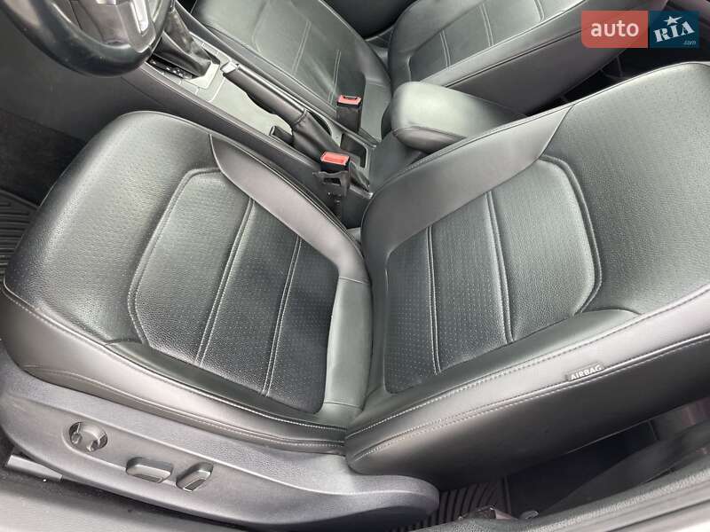 Седан Volkswagen Passat 2014 в Кременчуге