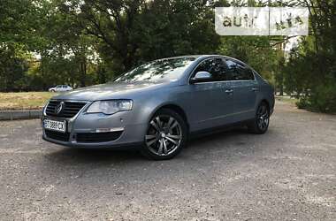 Седан Volkswagen Passat 2010 в Николаеве