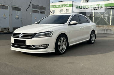 Седан Volkswagen Passat 2012 в Киеве