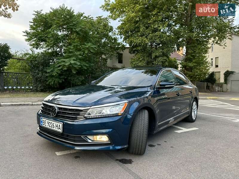 Седан Volkswagen Passat 2018 в Николаеве