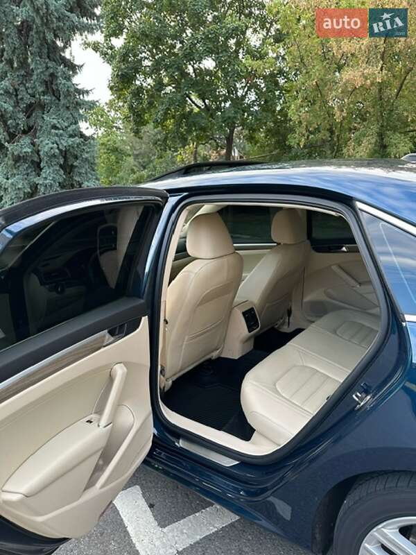 Седан Volkswagen Passat 2018 в Николаеве