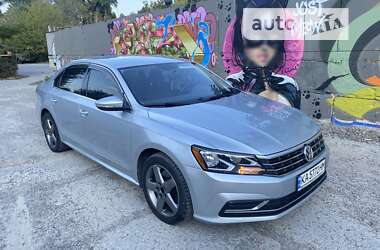 Седан Volkswagen Passat 2016 в Киеве