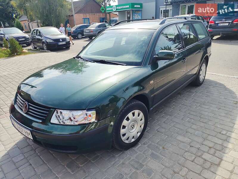 Універсал Volkswagen Passat 1998 в Рокитному