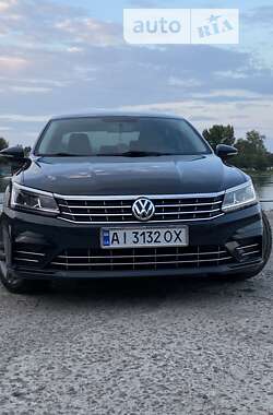 Седан Volkswagen Passat 2016 в Ржищеві