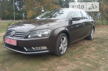 Універсал Volkswagen Passat 2013 в Луцьку