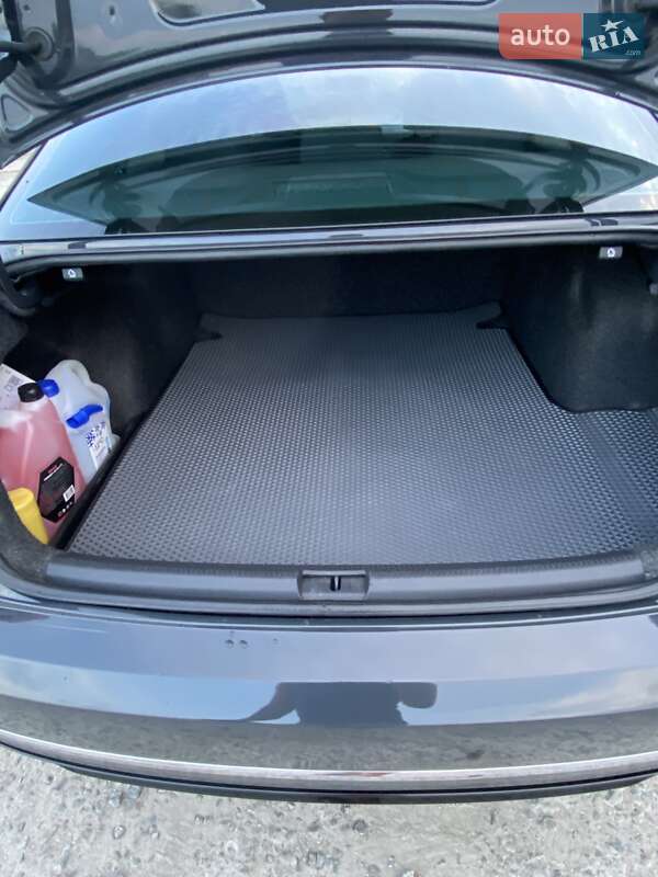 Седан Volkswagen Passat 2016 в Ржищеве