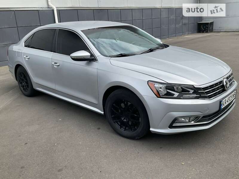 Седан Volkswagen Passat 2016 в Одессе