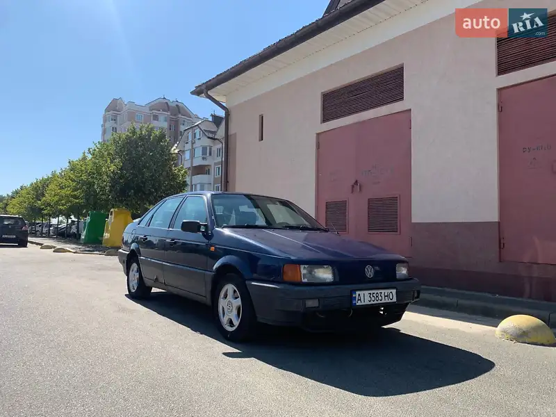 Седан Volkswagen Passat 1993 в 