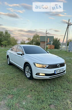 Седан Volkswagen Passat 2015 в Миколаєві