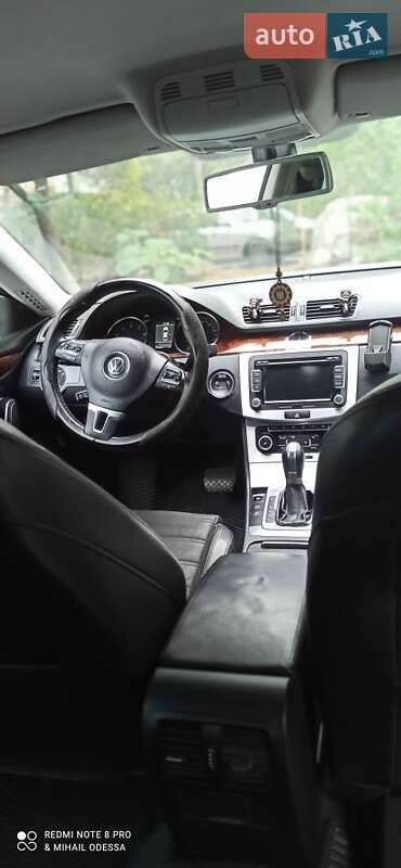 Седан Volkswagen Passat 2011 в Одессе