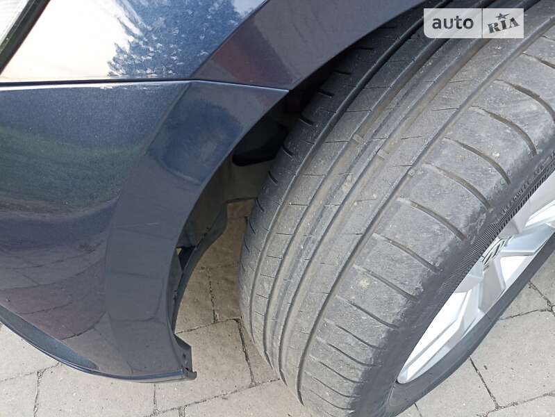 Універсал Volkswagen Passat 2017 в Львові